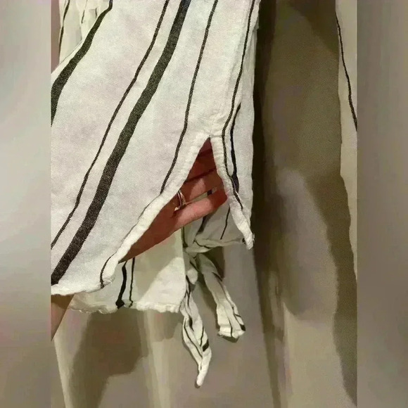 Women’s White Harper Button Up Top - Picture 4 of 7